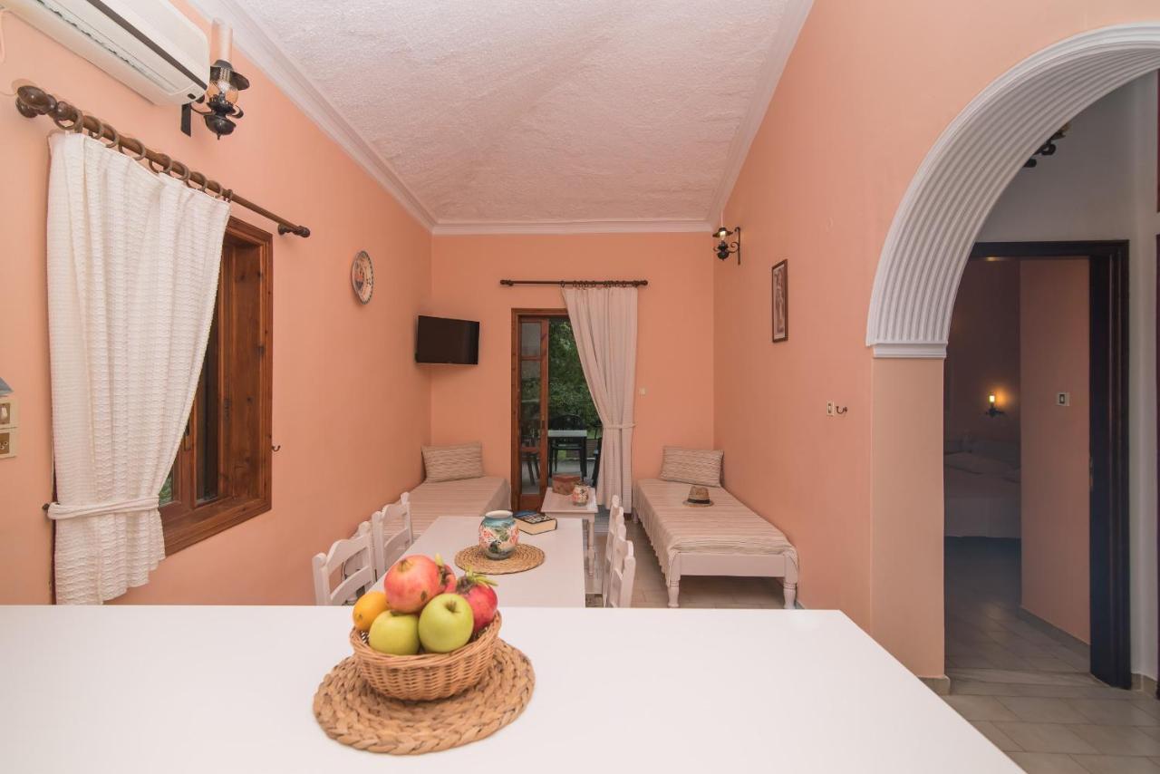 Alykes Park Bungalows Bagian luar foto