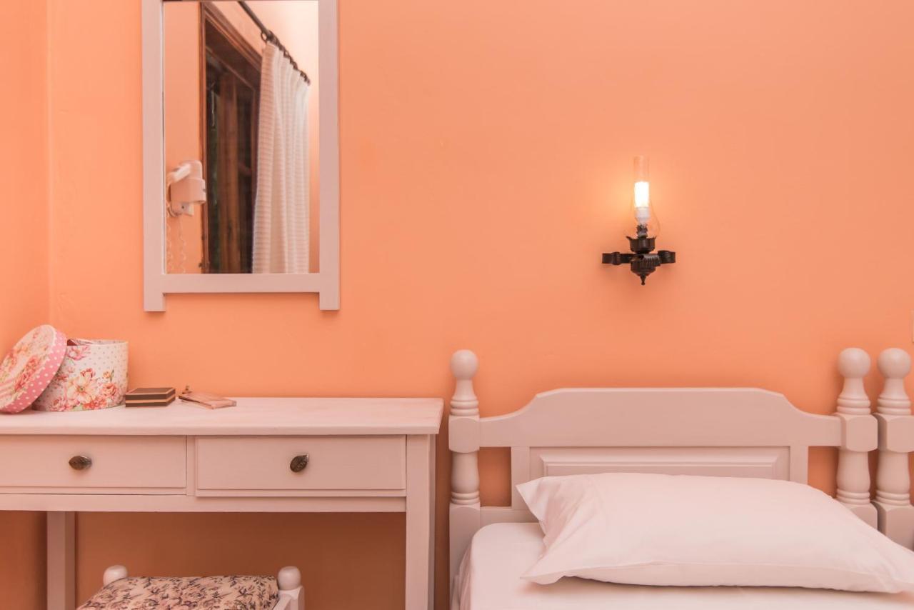Alykes Park Bungalows Bagian luar foto