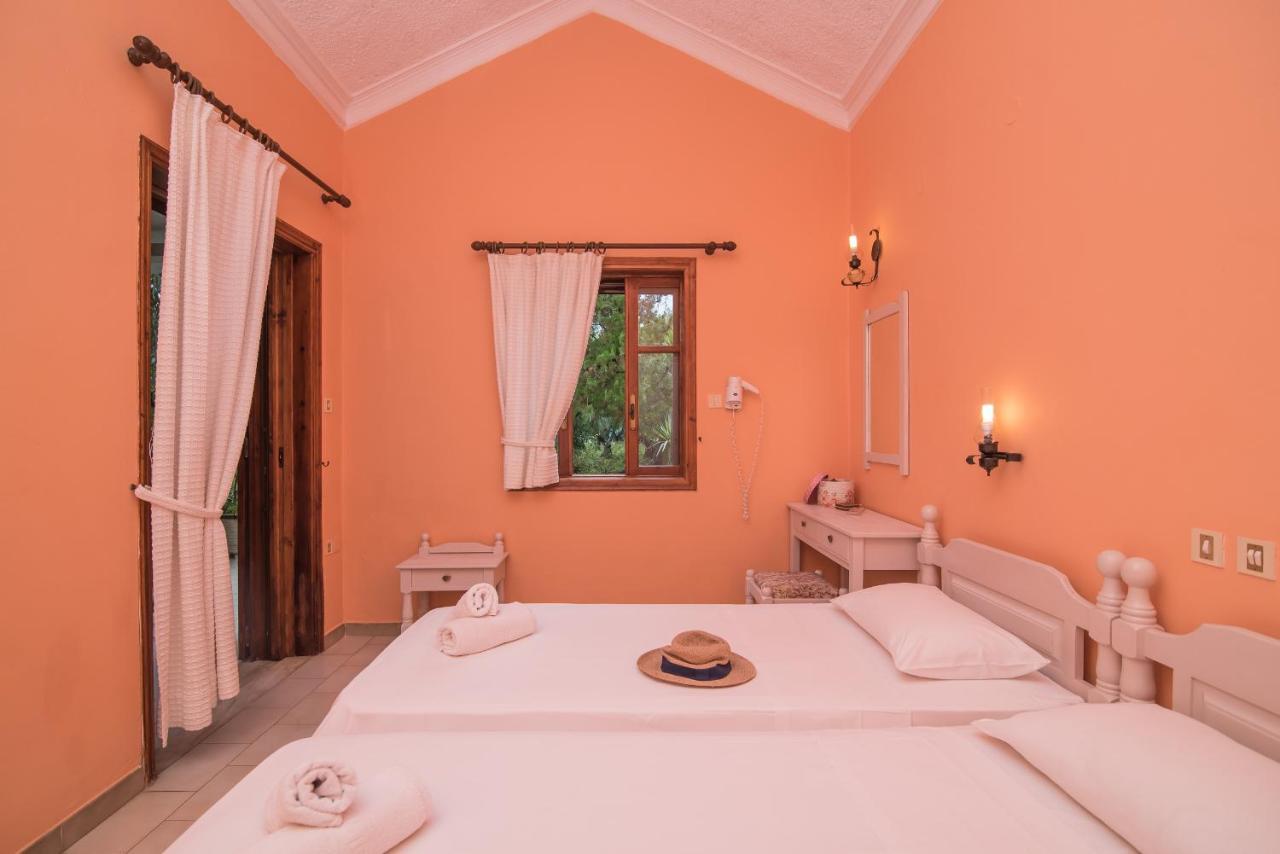 Alykes Park Bungalows Bagian luar foto