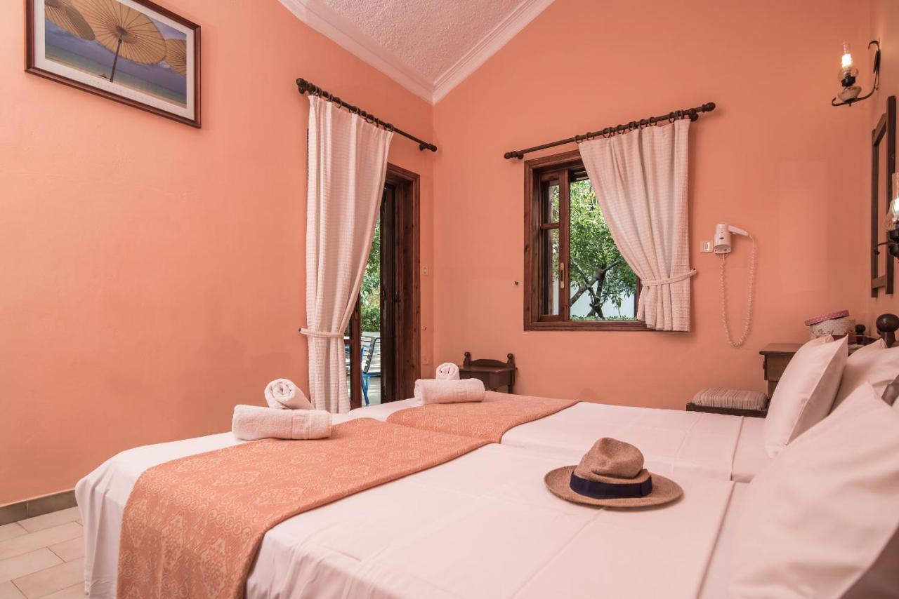 Alykes Park Bungalows Bagian luar foto