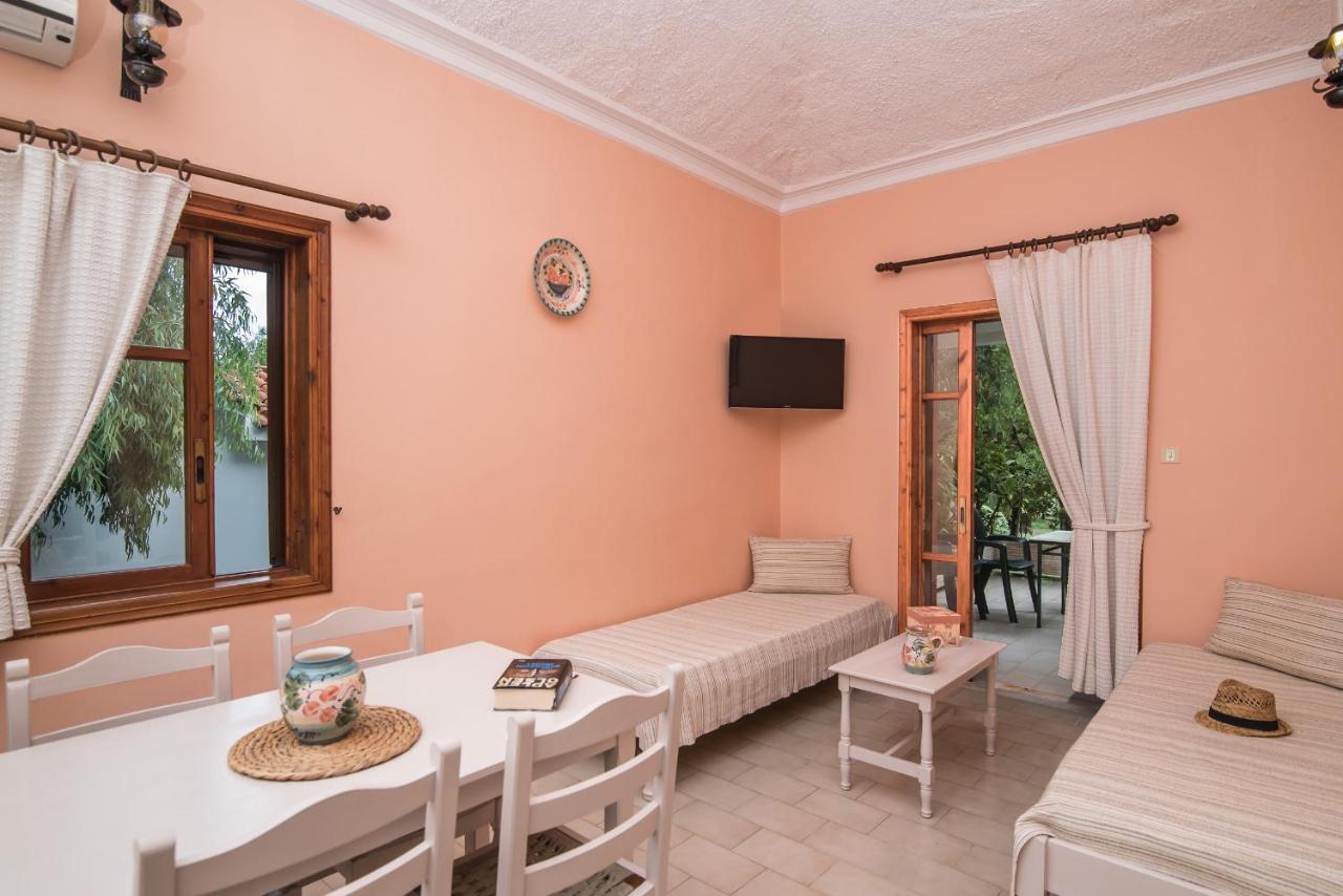 Alykes Park Bungalows Bagian luar foto
