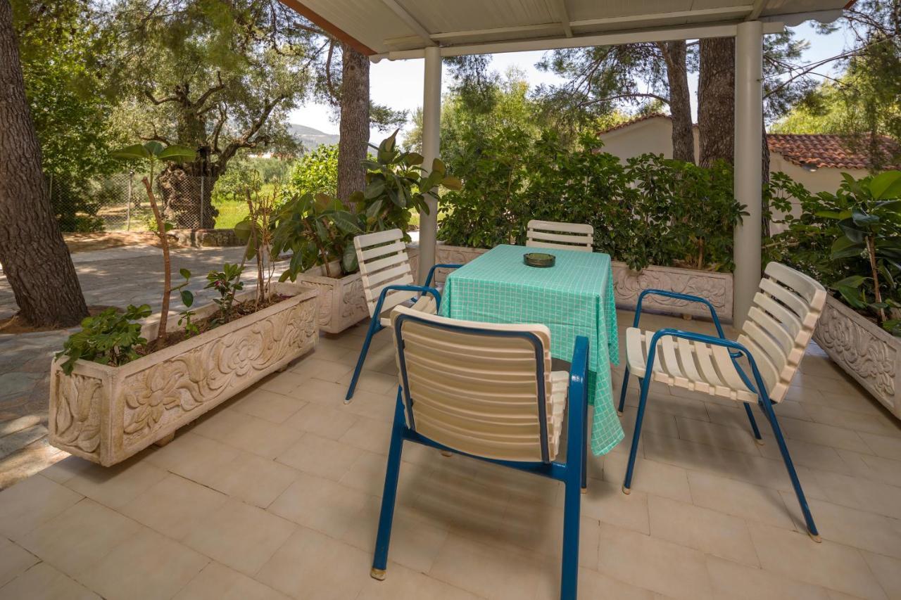 Alykes Park Bungalows Bagian luar foto