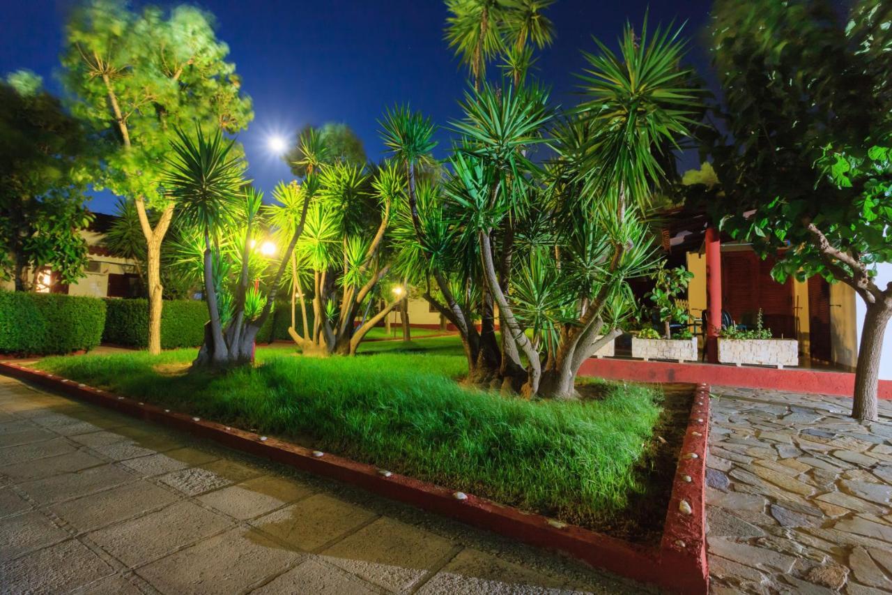 Alykes Park Bungalows Bagian luar foto