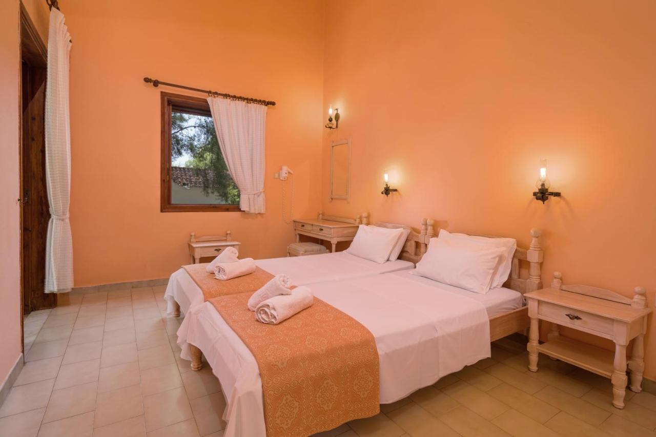 Alykes Park Bungalows Bagian luar foto
